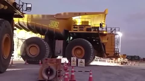 The 20 Biggest Dump Trucks in the World!