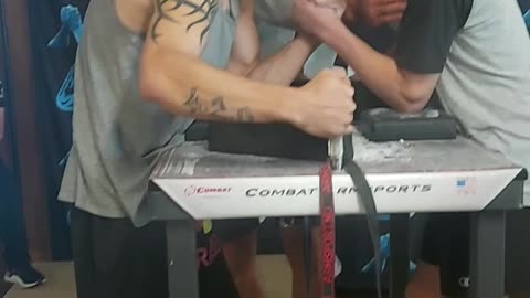 Armwrestling!!!! Left Handed Under 75kg, NZ Tournament