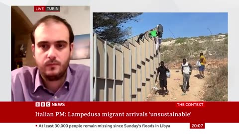 Lampedusa- 7,000 migrants arrive on Italian island in three days - BBC News