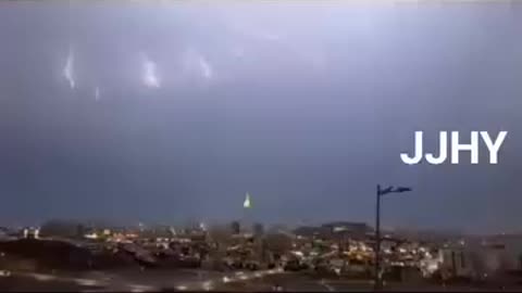 Breathtaking Lightening Yesterday In Makkah!!⚡️ #makkah_al_mukaaramah #IQRA😎