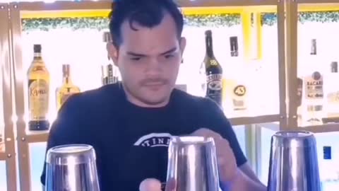 Aprende, prepara, divierte. A todos. MkBartending te entrena