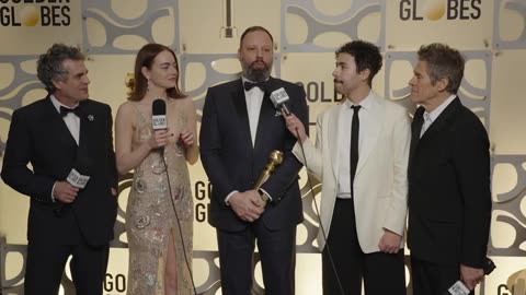 Poor Things Cast _ 81st Golden Globes Winners Backstage Interview -