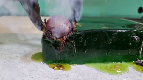 EXPERIMENT Glowing 1000 degree METAL BALL vs JELLY