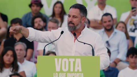 Mitin de cierre de campaña electoral de VOX para el 23J en Plaza Colón de Madrid (5)