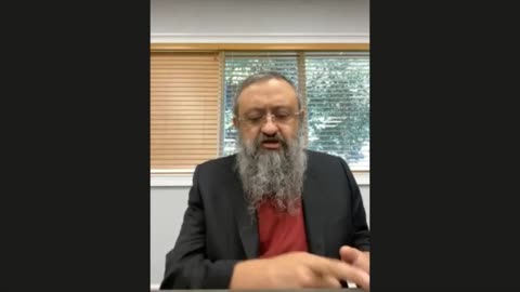 Dr. Zelenko speaks to Rabbinical court