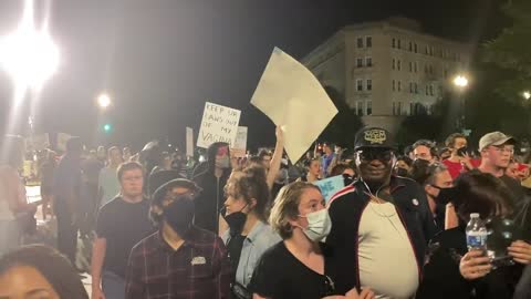 DC: Antifa arrives in all black with umbrellas to protest outside SCOTUS