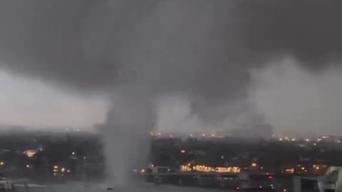 🚨BREAKING: A Large Tornado touches down on the ground in the area of Fort Lauderdale