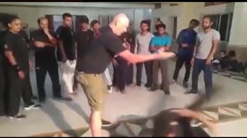 Street self defense against a forward strike