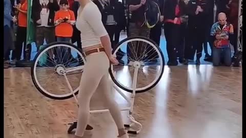 Cycling Girl video