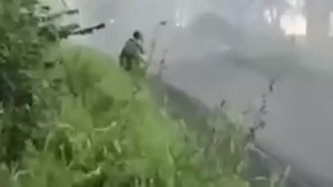 Ukrainian troops ambush Russian truck