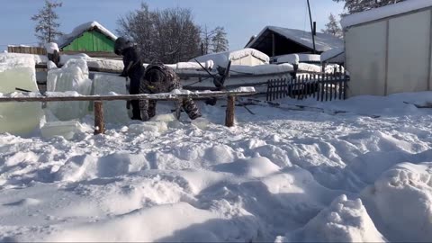 We stock up on drinking water, permafrost underground, in summer -19 C ❄️⛄🥶