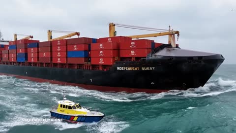 Pilot boat and ships, Storm Isha