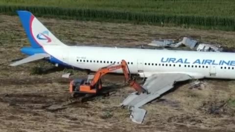 Russian Airlines A320 Crash Lands in Novosibirsk