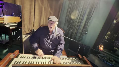 Warming Up the 68 B3 Organ