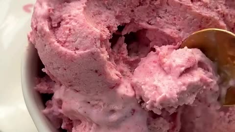 Strawberry ice cream