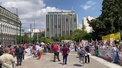 Greek Medics Protest Against Mandatory Vaccination - Thousands Suspended from Work