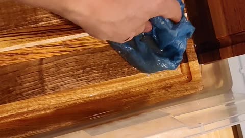 Cutting board oil bath