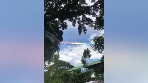 Rainbow cloud amazes locals in the Philippines