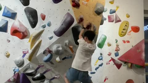 Indoor climbing / Bouldering