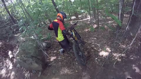 Downhill mountain bike crash - thunder mountain