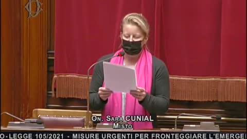 Sara Cunial contro le bugie del governo