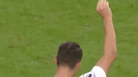 VIDEO: Granit Xhaka Longshot Goal vs Hull City