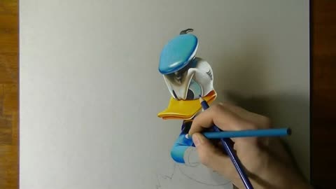 Depict Some Colors Of Donald Duck's Clothes