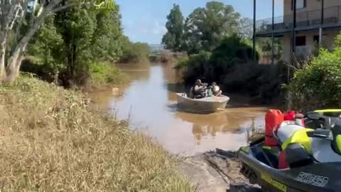 2 April 2022 Dave Oneegs jetski to Coraki with fuel & medical supplies