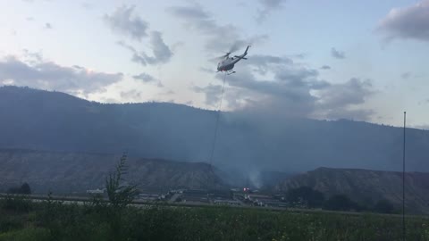 Fire fighting helicopter reloading