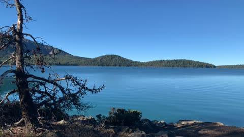 Central Oregon – Paulina Lake “Grand Loop” – Shoreline Character – 4K