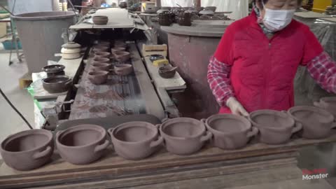 Process of Making Korean Traditional Pots. Korean Earthenware Factory