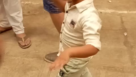 Beuty full baby dance