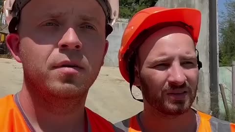 Funny video Обычный день на обычной стройке🪜🦺 an ordinary day at an ordinary construction site