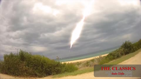 Dangerously Close Meteor Strikes Australian Beach