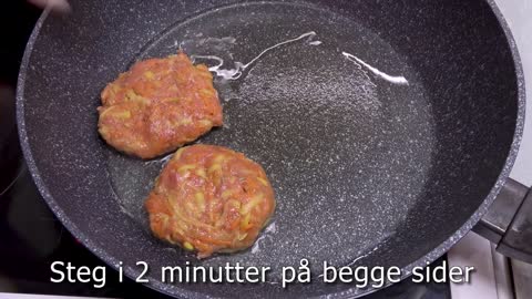 2 kartofler 2 gulerødder, hakket kød og en enkel og velsmagende middag for hele familien er klar!