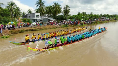 Two Team Boat Racing Each Other