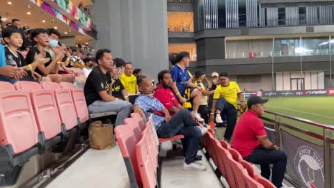 First time at a football game | Singapore Premier League match