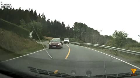 Dashcam close call 2021.08.18 — NORWAY