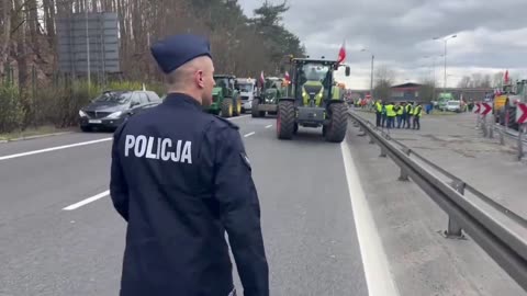 The Polish farmers are now blockading the border with Germany in protest of the