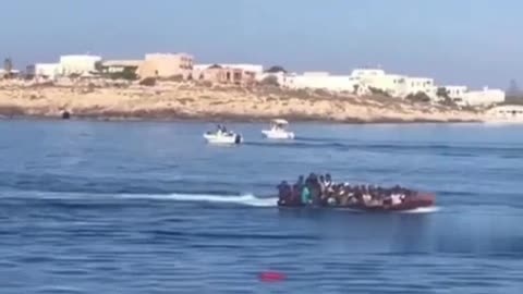 SITUAZIONE DEI MIGRANTI A LAMPEDUSA È FUORI CONTROLLO