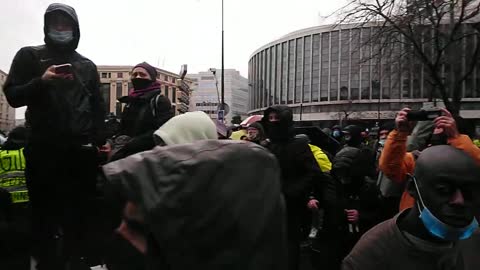 Manif anti-pass 💉 du 8 janv.22 - Paris - C'est chaud !