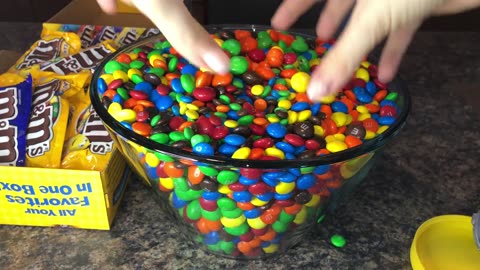 M&M's Chocolate Candy Unboxing