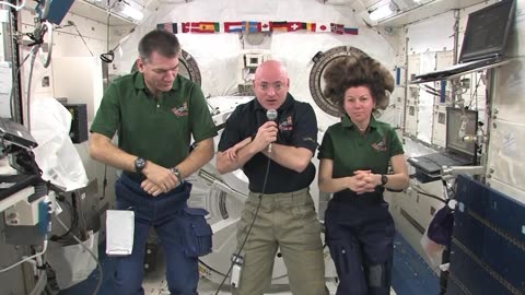 Expedition 26 ISS Crew Discusses Mission with Media