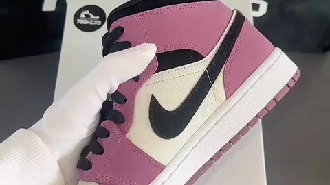 Jordan 1 Mid Light Mulberry 🍇