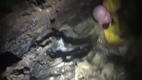 Man gets stuck in a cave filling with water 😳