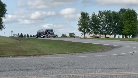 In order to get on the highway, an extra-large fuel tank was specially changed.