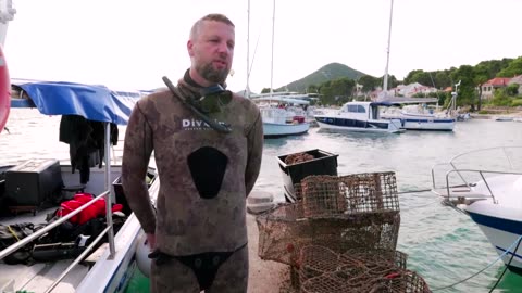 Croatian divers remove ghost gear trapping fish