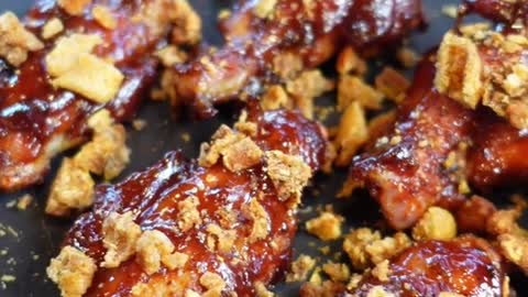 Crispy Skin BBQ Wings #wings #chickenwings #wingwednesday #bbqwings #FomotionalFinds