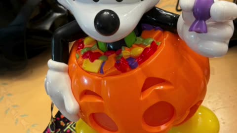 Disney Parks Mickey Mouse Halloween Pumpkin Collectible Popcorn Bucket #shorts