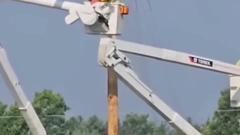 INTENSE moment electrical lineman gets stuck in a blaze